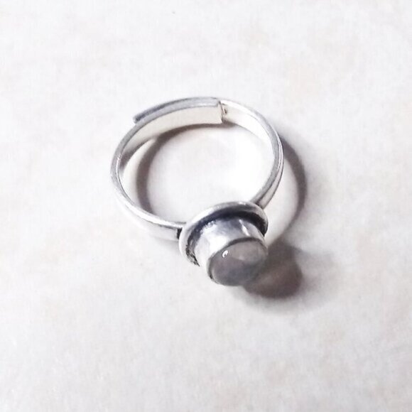 Palest Rose Quartz Cabochon - Midi Ring - Toe Ring - Child's - Adjustable 3.5+++ - Picture 4 of 8